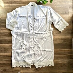 Lace Trim Kimono Style Short 3/4 Sleeve White Satin Robe | Bridal Loungewear